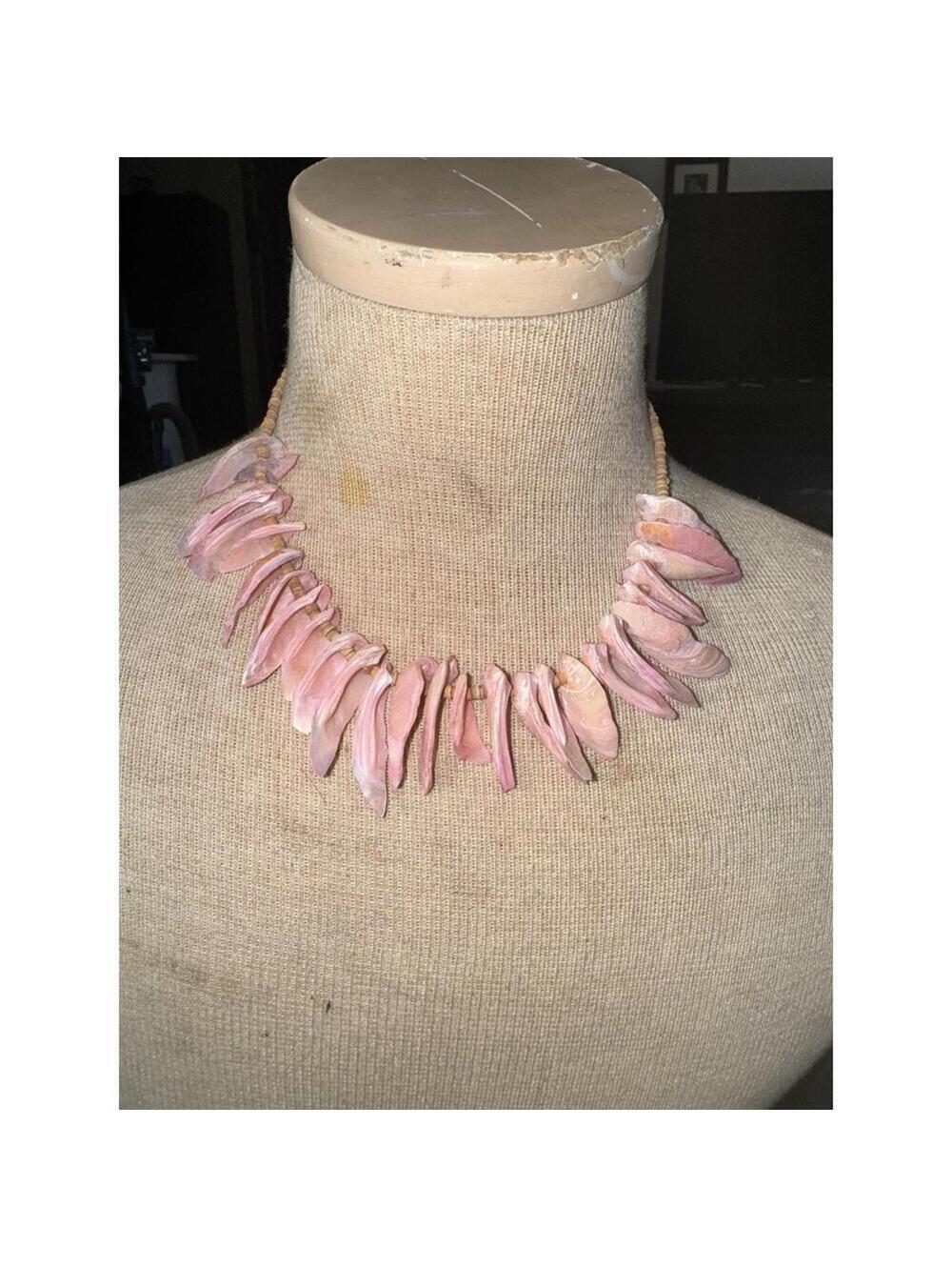 NECKLACE Vintage 17.25" pink shell necklace with Screw Barrel Clasp